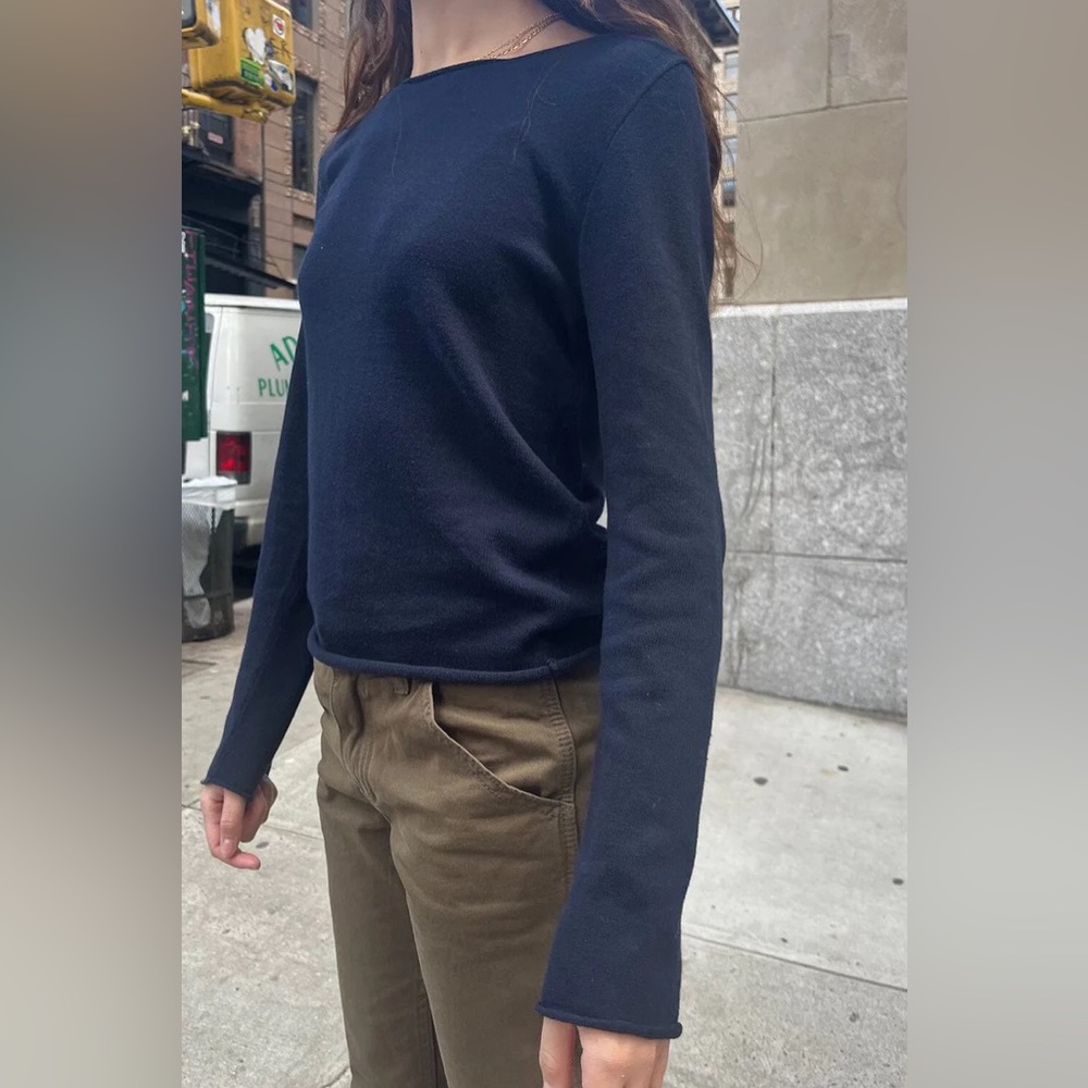 Brandy Melville STELLA SWEATER ONE SIZE - Picture 2 of 6
